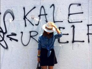 Street artist Carlos Herrera now sells shirts with his L.A.-centric graffiti "Kale Urself"(Twitter/@sarafenske)