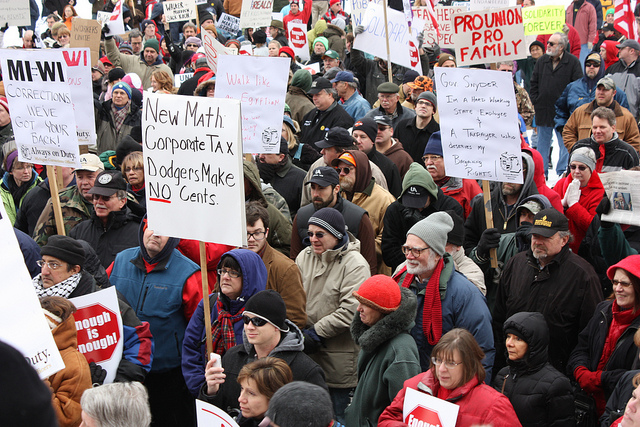 Wisconsin solidarity rally at the Michigan Capitol Building on February 26, 2011. (Peace Education Center, Creative Commons)