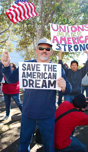 Union supporter in Los Angeles. (Neon Tommy)