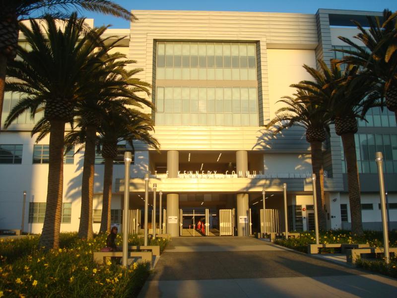 The new RFK Complex opens its doors to 4,200 LAUSD students Monday, Sept. 13, 2010. (Amanda Tran)