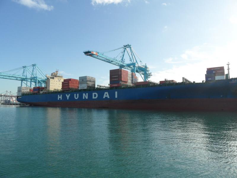 Port of Los Angeles (Photo by Reut Cohen)