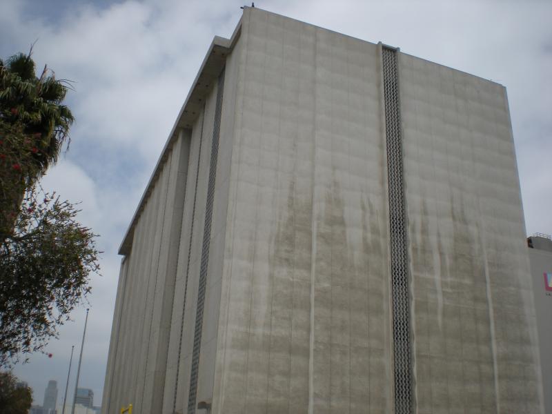 At the Metropolitan courthouse (Ryan Faughnder)