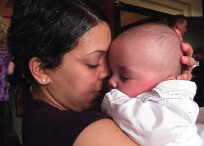 Leiauna Anderson and her 14-week-old son Rex. Photo by Neon Tommy/Len Ly