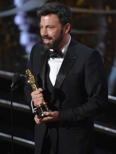 Ben Affleck receiving the Oscar for Best Picture (TwitPic)