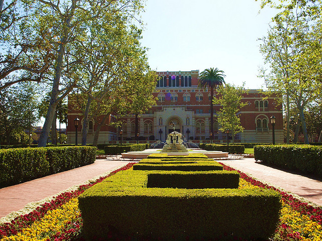 USC's campus and the neighborhood surrounding it seem to be two separate worlds. (Richard Ha, Creative Commons)