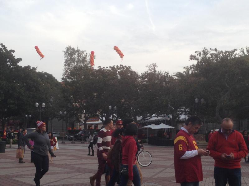 Parents turn out in cardinal red and gold for Trojan Family Weekend (Ashley Yang/Neon Tommy)