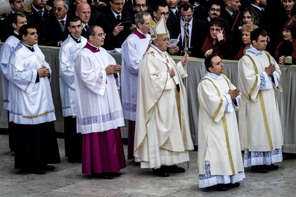 Pope canonization ceremony 2014 (twitpic|@CBSEveningNews)