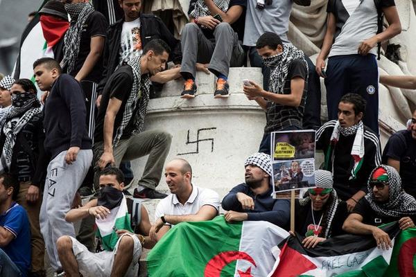 This French anti-Semitic gathering is becoming increasingly normalized throughout Europe (New York Times/Twitter)