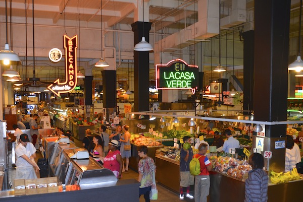 Grand Central Market honors its old-school roots with dozens of glowing neon signs (Sara Newman/Neon Tommy)
