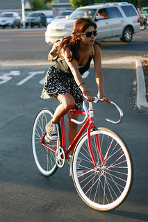 Sneakers make a great dress accessory (Richard Masoner for Cyclelicious/Flickr) Sneakers make a great dress accessory (Richard Masoner for Cyclelicious/Flickr)