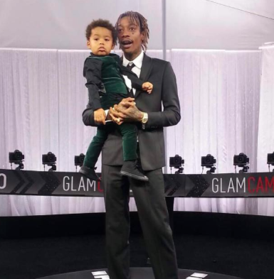 Wiz Khalifa and his son on the red carpet (Twitter/ @AllycatReynolds)
