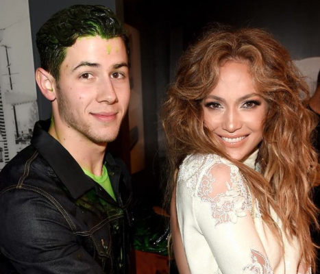 Nick Jonas and JLo at the KCA (Twitter/ @JustJared)