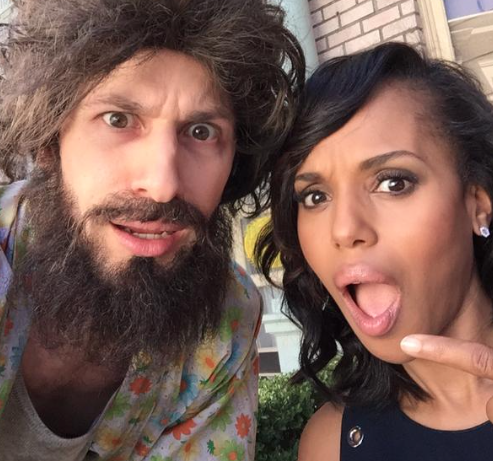 Andy Samberg and Kerry Washington at the Emmys (Twitter/ @thelonelyisland)
