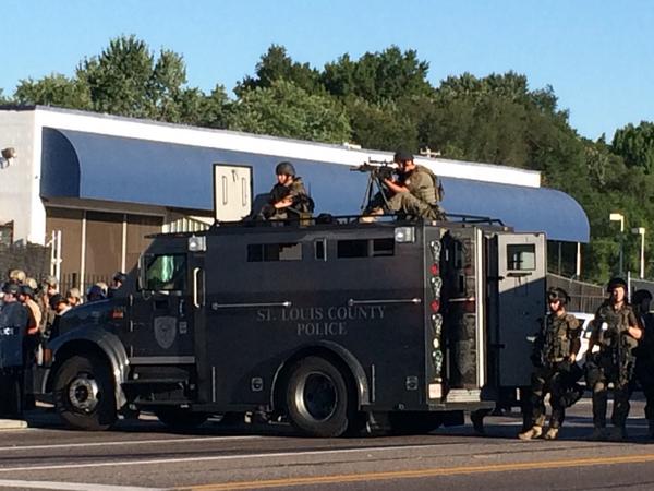 St. Louis County police prepare for standoff with protestors. (@BmoreConetta/Twitter)