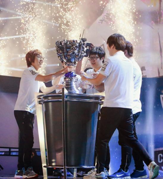 Samsung Galaxy White claims the Summoner's Cup as the 2014 World Championship victors. (facebook/leagueoflegends) Samsung Galaxy White claims the Summoner's Cup as the 2014 World Championship victors. (facebook/leagueoflegends)