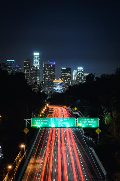 Highway 110 leading to Downtown Los Angeles at night. (Benjamin Dunn/Neon Tommy)