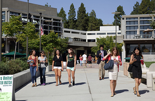 Students at Cal Poly San Luis Obispo. (John Loo/ Creative Commons) 