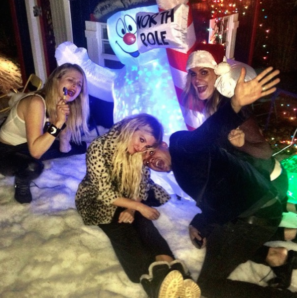 Ashlee's snow-filled birthday (Instagram @realevanross) Ashlee's snow-filled birthday (Instagram @realevanross)