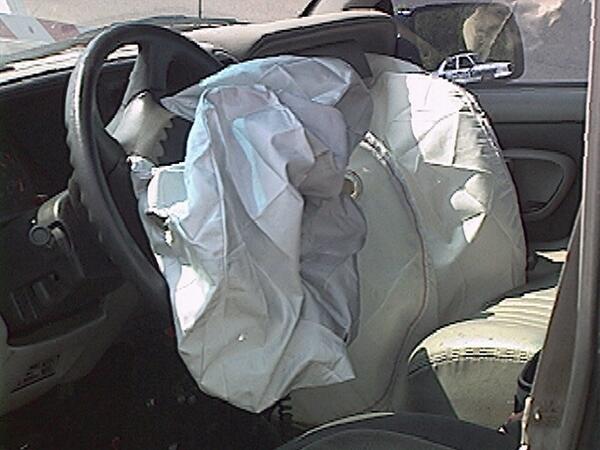 The faulty airbags resulted in the injuries of three people. (Twitter/@keyetv)