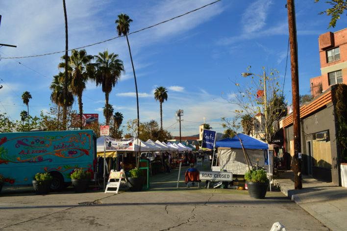 Sunset Triangle Plaza, a People St pilot project, hosts a twice-weekly farmers market. (Cassie Paton/Neon Tommy) Sunset Triangle Plaza, a People St pilot project, hosts a twice-weekly farmers market. (Cassie Paton/Neon Tommy)
