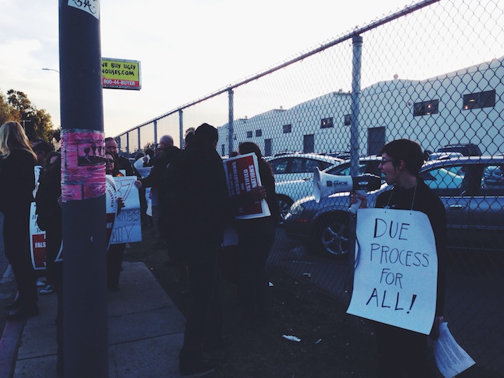 Union teachers protested outside of LAUSD's Educational Service Centers (Cassie Paton, Neon Tommy)