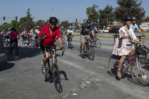 More than 200 cyclists participated in the first Riff Raff Bike Ride through San Marino. (Neon Tommy/Cassie Paton)