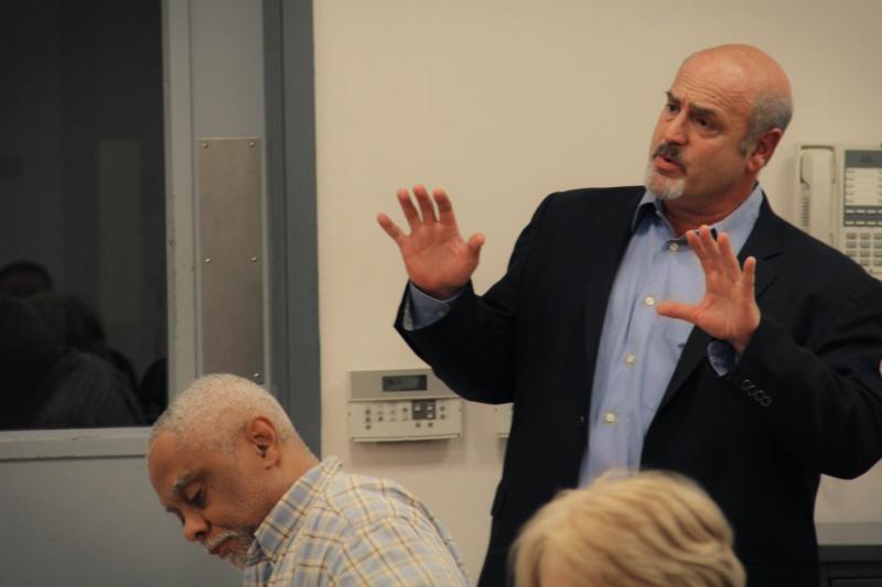 Eric Preven introduces himself to the North Hollywood North East Neighborhood Council. Brandon Pender (bottom left) is a constituent of District 2. (Cameron Quon/neontommy)