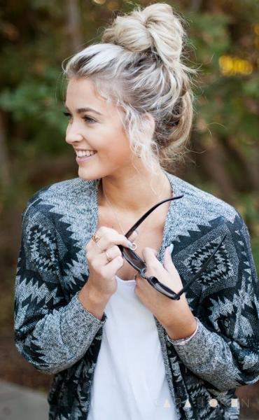 Topknot (@helenamunoz23/Pinterest)