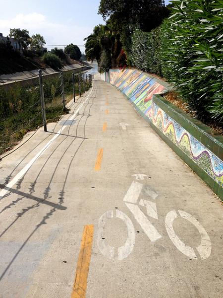 Ballona Creek Bike Path (Michael Nystrom/Neon Tommy)