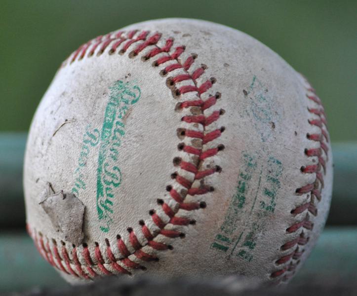 A worn out baseball (Schyler / Wikipedia)