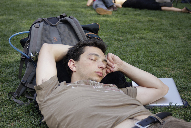 Students need snoozes more than ever during the ever stressful finals season (Timothy Krause/Flickr).