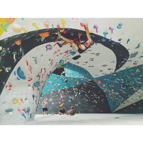 Scramble up the colorful walls at L.A. Boulders with your boyfriend or girlfriend.(cr8tiveoutlets/Tumblr).