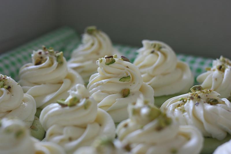 Use a piping bag when you frost for picture perfect cupcakes (Shalbs / Flickr Creative Commons).