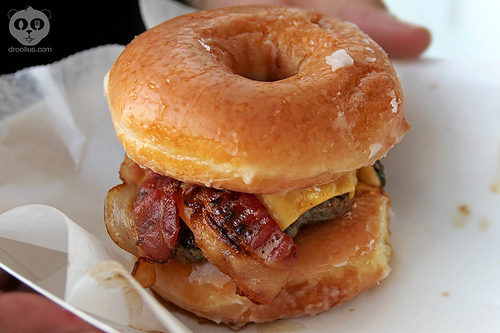 Take a bite of this doughnut burger and hear your palate sing. I mean, it's named after a singer for afterall. (Creative Commons)