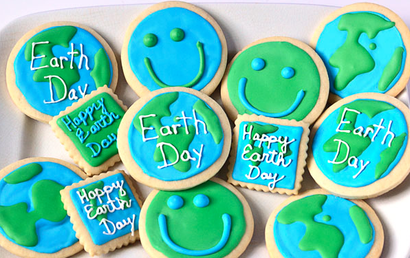 Plan for a picnic in the sun with these delicious Earth Day Cookies (Tidy Mom/Facebook).