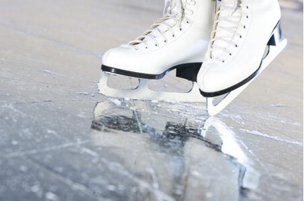 Winter sports, such as ice skating, are the perfect way to get you moving in the chill. Grab some friends and lace up for some serious fun. (@RitzCarlton/Tiwtter)