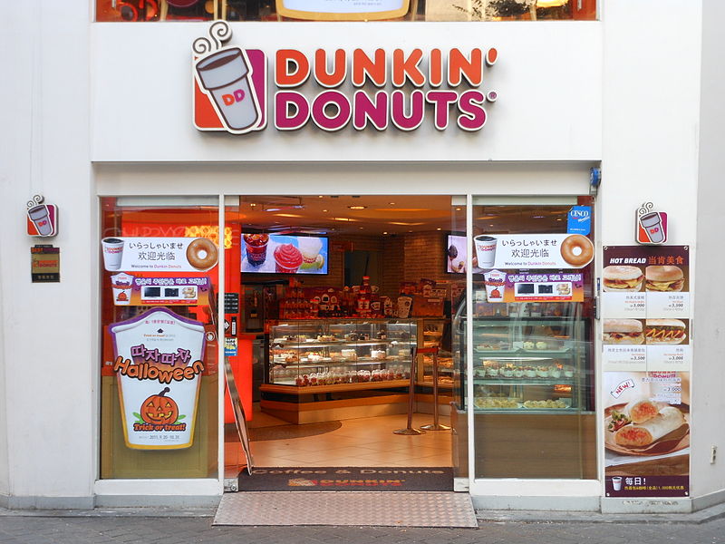 Dunkin' Donuts is set to sweep the west coast with its coffee and bakery delicacies. (Wikimedia)