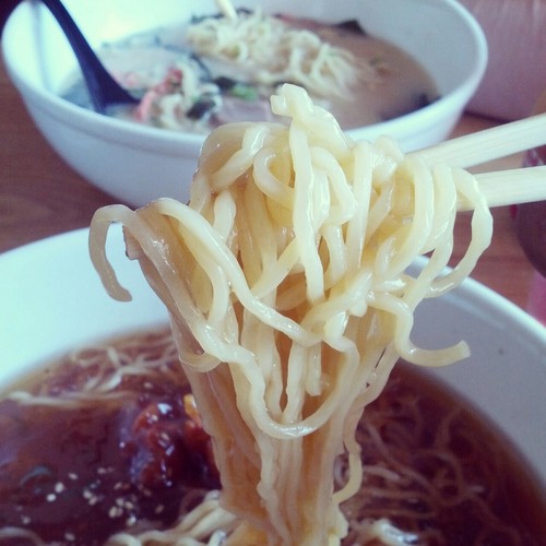 Mr. Ramen's Fried Chicken Ramen (weatherman-underground / Tumblr) Mr. Ramen's Fried Chicken Ramen (weatherman-underground / Tumblr)