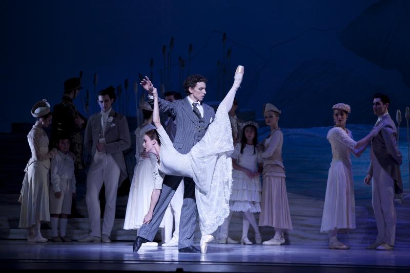 Kevin Jackson in Graeme Murphy's Swan Lake. Photo by Lisa Tomasetti.