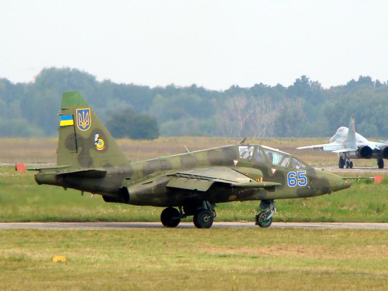 A Ukranian Sukhoi SU-25 jet taxis at a military base, the same type of jet shot down this morning. (Wikimedia Commons)