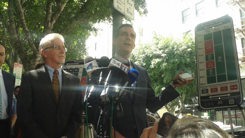 Mayor Garcetti and Councilman Krekorian (CD-2) present the new signs. (Heidi Carreon/Neon Tommy)