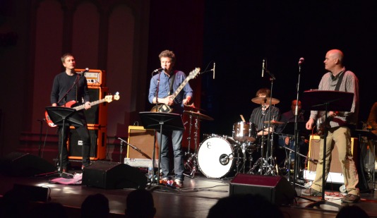 Superchunk rocks the Bovard stage (Heidi Carreon/Neon Tommy)