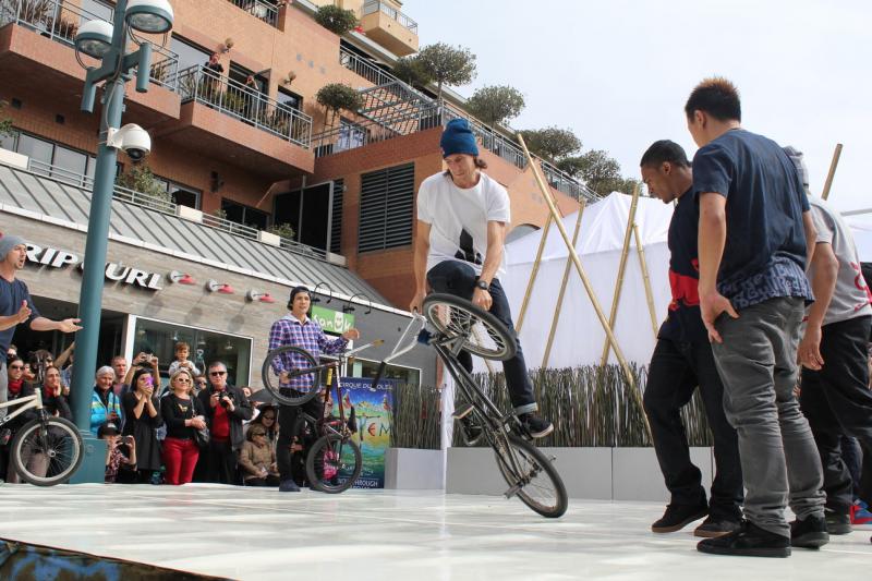 Local Red Bull-affiliated break dancers and BMX athletes joined TOTEM performers in a special preview. (Heidi Carreon/Neon Tommy) Local Red Bull-affiliated break dancers and BMX athletes joined TOTEM performers in a special preview. (Heidi Carreon/Neon Tommy)