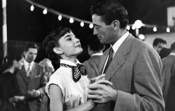 Audrey Hepburn and Gregory Peck in "Roman Holiday" (@HWoodRetrospect/Twitter)