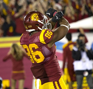 Xavier Grimble celebrates after touchdown (Neon Tommy/Charlie Magovern)