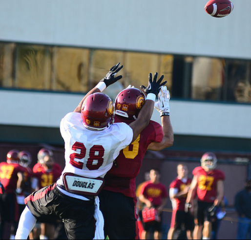 Sophomore DB Ryan Dillard defends pass in spring practice (Neon Tommy/Charlie Magovern)