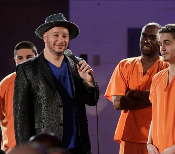 Jeff Ross roasting prisoners (Twitter/ @realjeffreyross) Jeff Ross roasting prisoners (Twitter/ @realjeffreyross)
