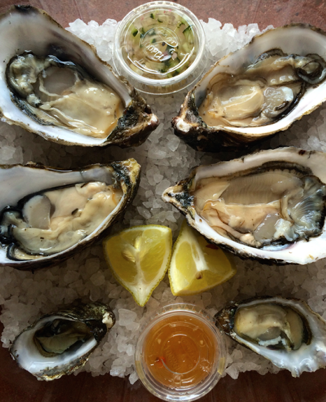 Different types of oysters from The Jolly Oyster (Margaux Farrell/Neon Tommy)