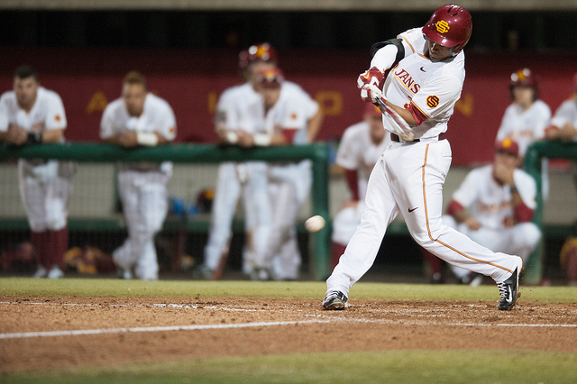 The Trojan bats came alive on Friday night and gave USC a 10-2 victory over WSU. (Neon Tommy)