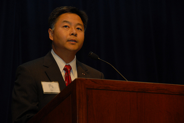 Senator Ted Lieu (MPAC National/Flickr) Senator Ted Lieu (MPAC National/Flickr)